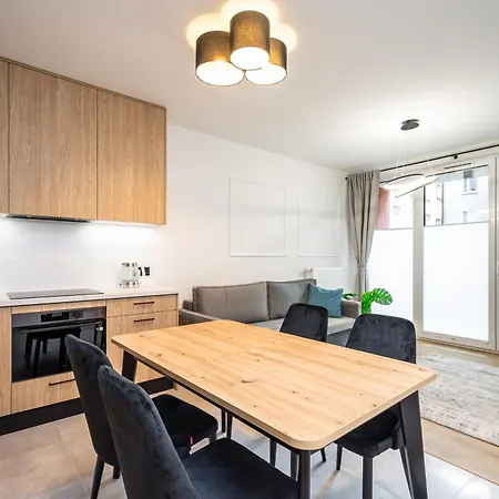 Apollo Prochowa 6 * Kraków